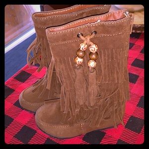 Toddler girls size 4 moccasin boots